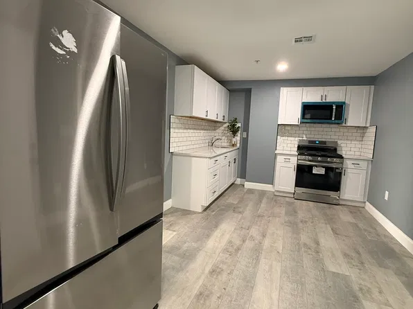 182 3rd St #B, Passaic, NJ 07055