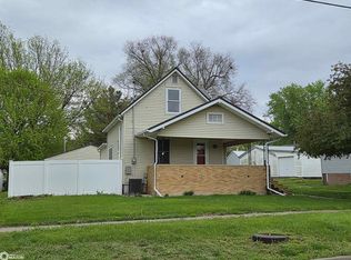 712 N H St, Oskaloosa, IA 52577