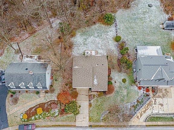 3rd image of 119 Deer Valley Dr