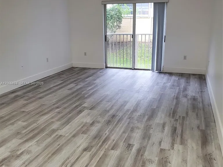 9909 Westwood Dr #121 — Photo 10