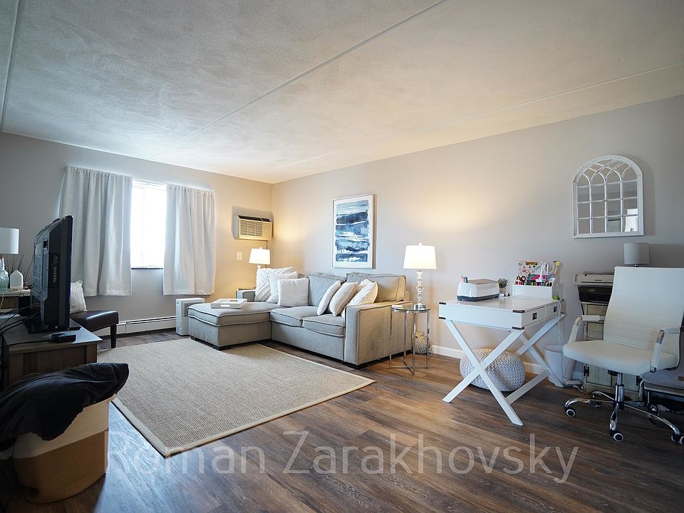1st image of 12 Cottage Ct APT 11