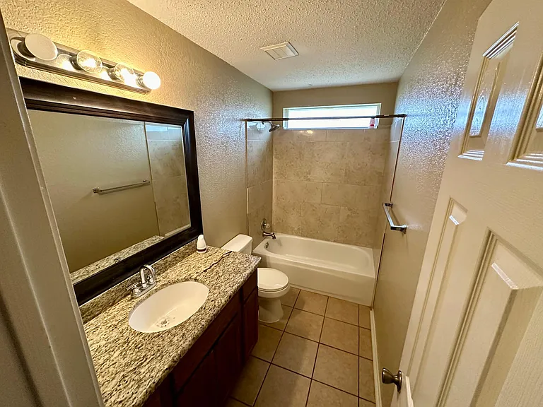 2207 Waterfall Dr — Photo 4