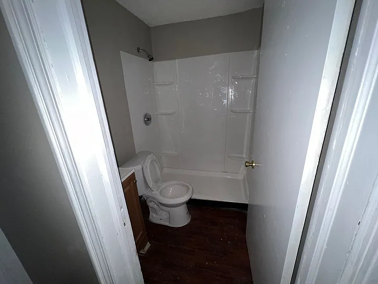 338-340 N Garfield Ave #1 — Photo 5