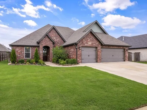 3002 Hazelnut Ave, Bentonville, AR 72713