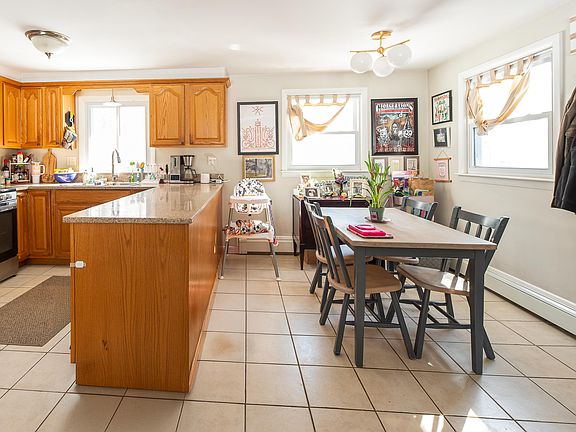 5th image of 89 Duck Pond Road