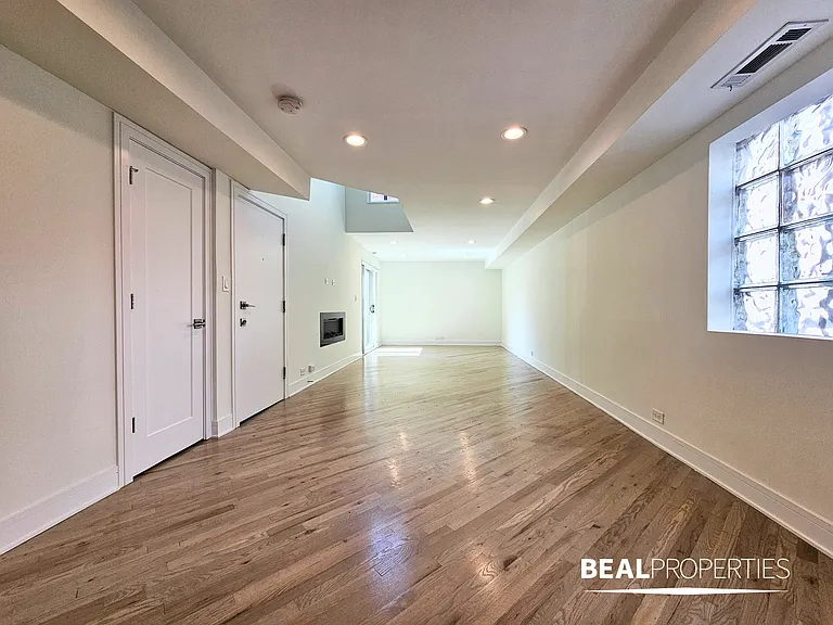 954 W Grace St — Photo 21