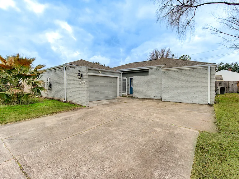 1522 S Kirkwood Rd — Photo 13