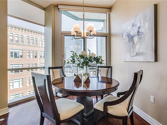 5th image of 500 Throckmorton St APT 1304