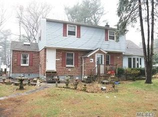 38 Brentwood Pkwy, Brentwood, NY 11717