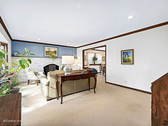 5th image of 2204 Oak Hill Dr