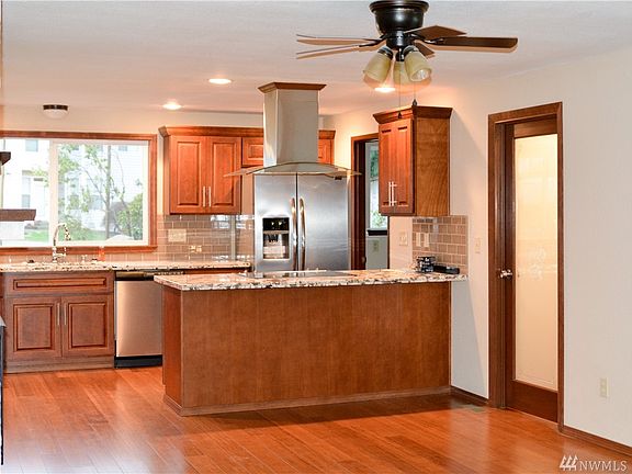 5th image of 11104 42nd Street Ct E