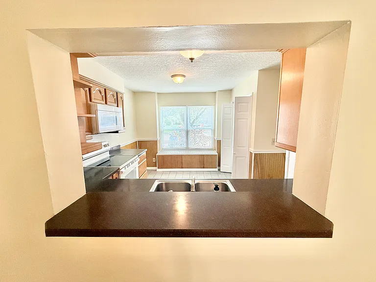 304 Woodgreen Ln — Photo 17