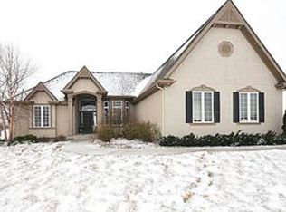 7215 NE 138th St, Smithville, MO 64089