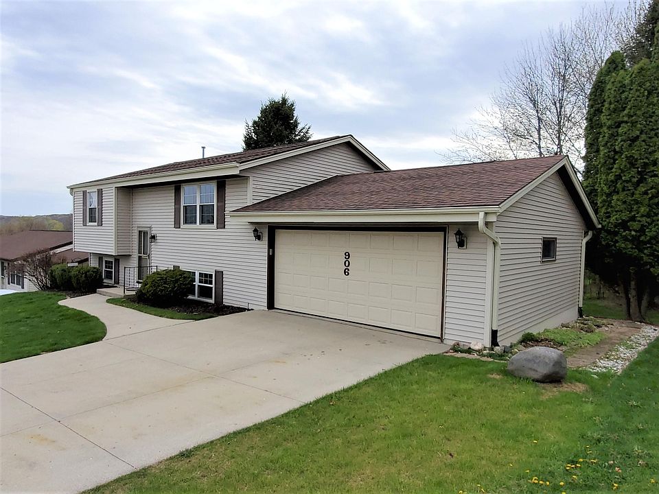 1st image of 960 Squire Ln