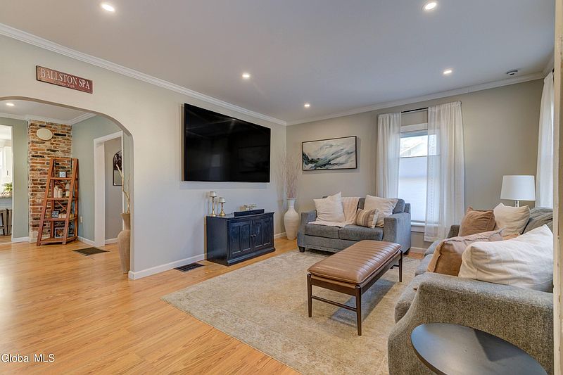 5th image of 50 Lewis Street