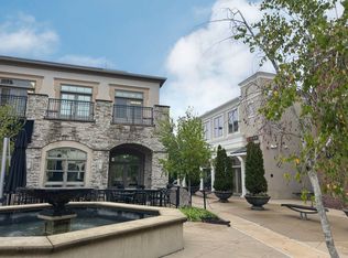 1507 S Piazza Dr #1527, Bloomington, IN 47401