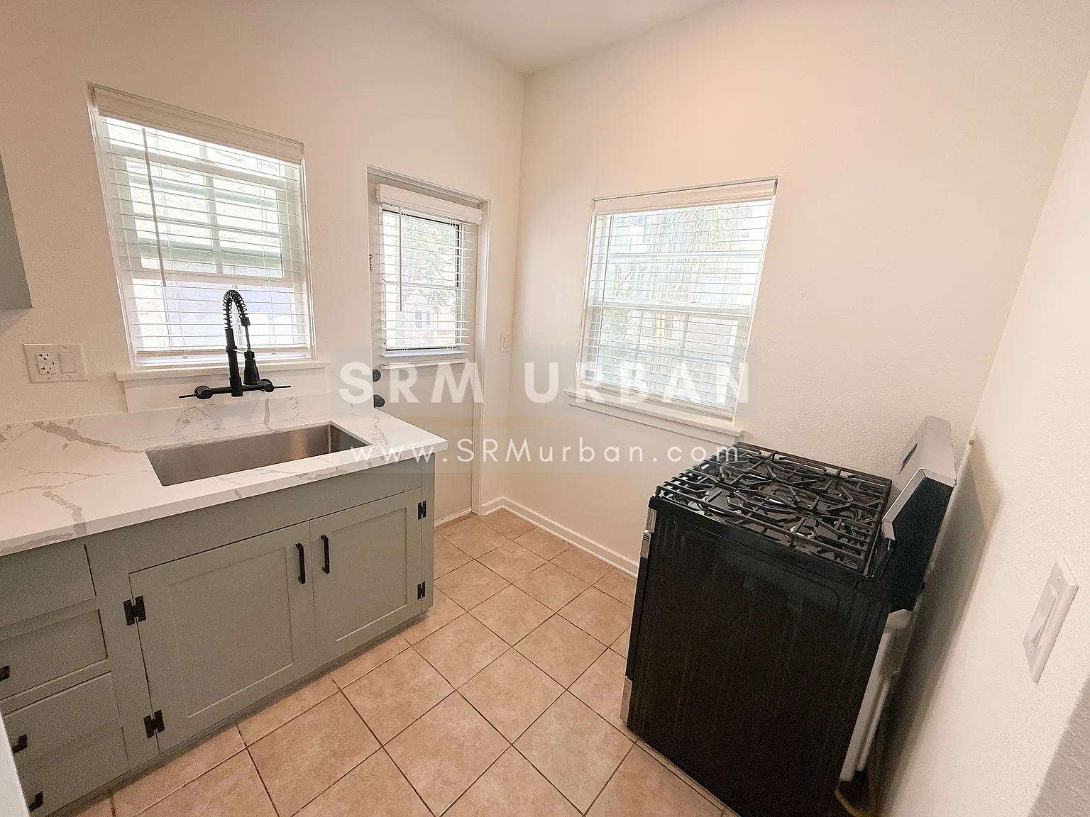 2 bed, 750 sqft, $2,585 — Photo 4