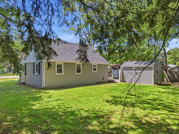 5th image of 50 Hennessey Avenue