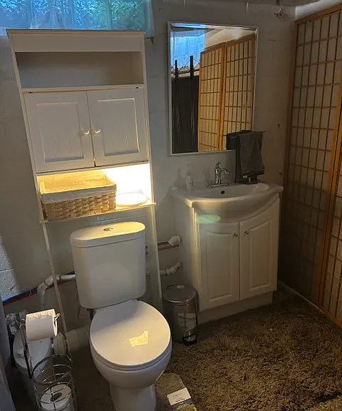 small 1/2 bath