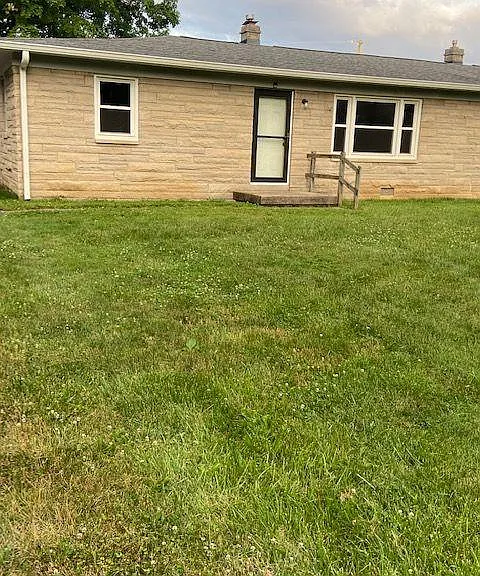 855 Brookside Ln — Photo 1