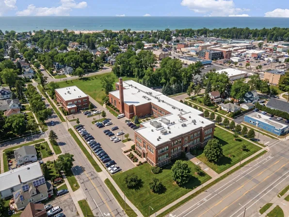 460 Broadway St APT 103, South Haven, MI 49090