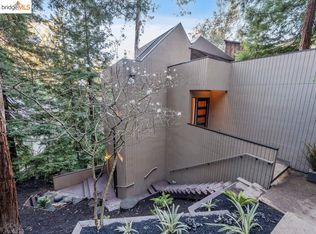 7015 Pinehaven Rd, Oakland, CA 94611