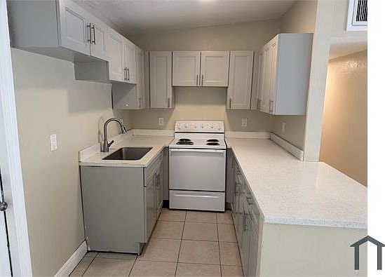 5th image of 3255 NW 2nd St