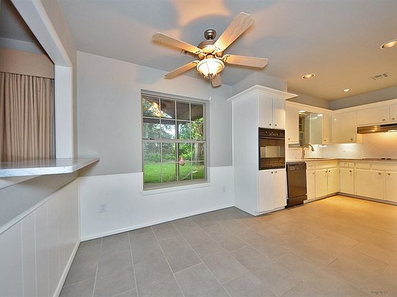 4th image of 3100 Chaucer Dr