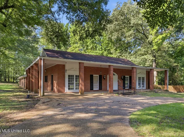 375 Heritage Pl, Jackson, MS 39212