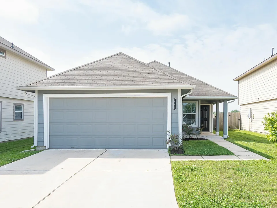 19411 Plantation Maple Dr