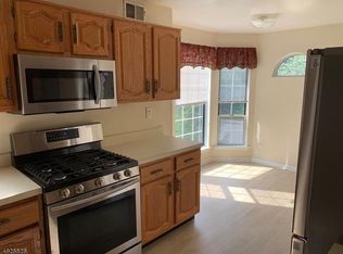 105 Sorrel Ct, Whitehouse Station, NJ 08889