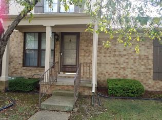 8655 Edgewater Ln, Warren, MI 48093