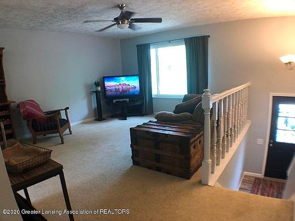 4th image of 6676 Crestview Dr