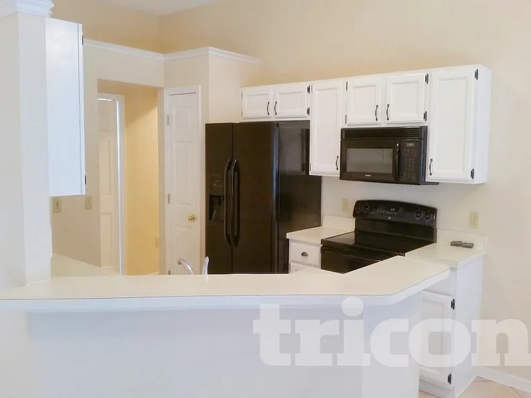 11809 Binfield Ct — Photo 4