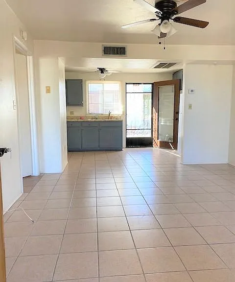 402 S Paseo Quinta #B — Photo 4