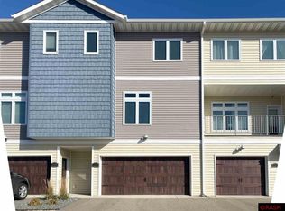 2238 Rolling Green Trl, Mankato, MN 56003