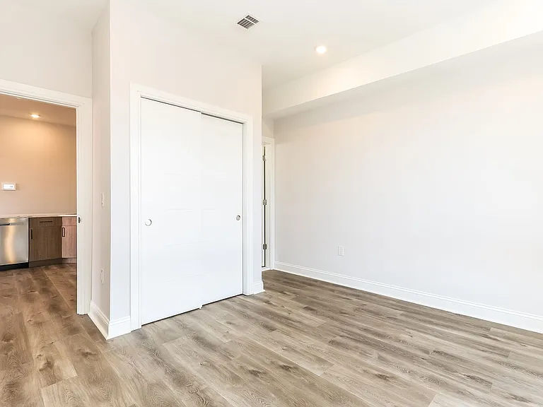 953 Belmont Avenue — Photo 27