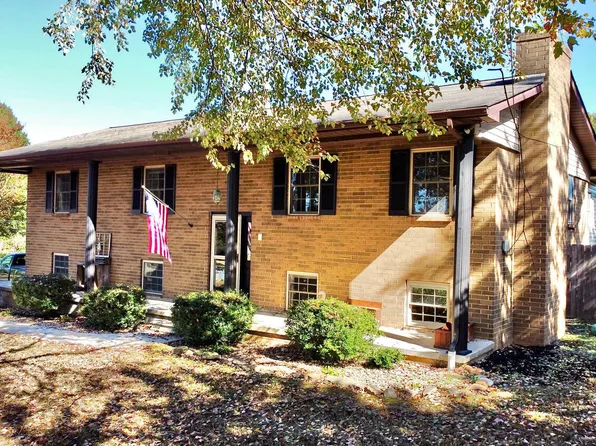 2110 Farris Rd, Maryville, TN 37803