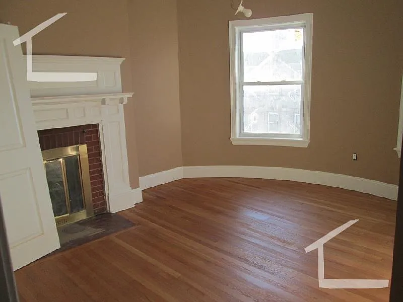 4 bed, 1600 sqft, $5,400 — Photo 2