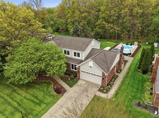 8876 Wintercove Dr, Commerce Township, MI 48382