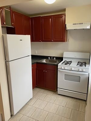 2nd image of 32-13 112th St #2R