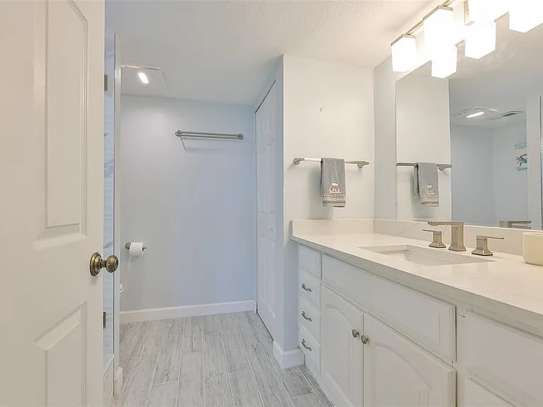 1400 Gulf Blvd #704 — Photo 20