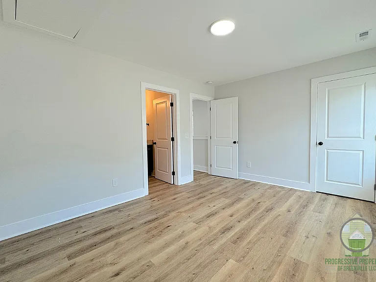 6 Robin Hood Rd #A — Photo 9