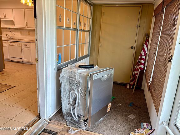 3rd image of 877C Balmoral Court