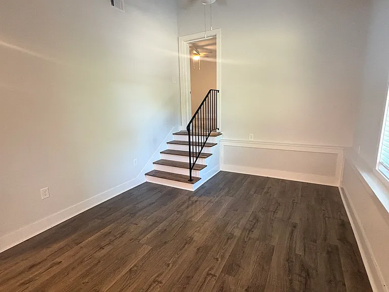 428 1st St — Photo 3