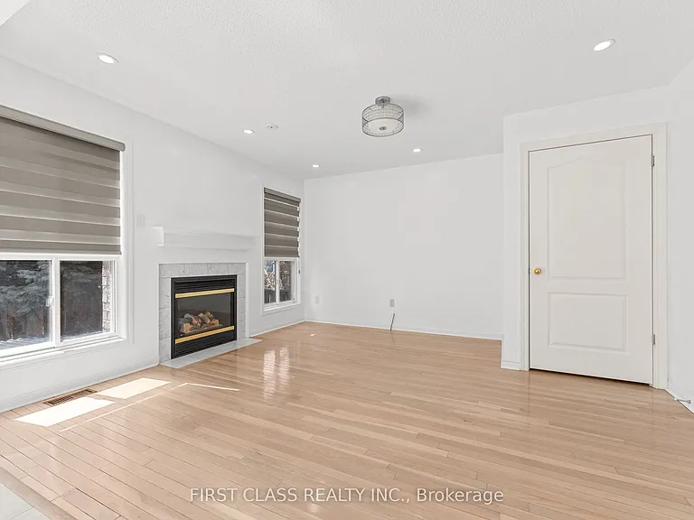 5554 Churchill Meadows Blvd #MAIN — Photo 16