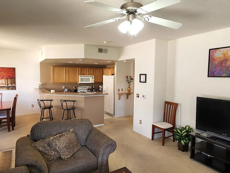 6800 Vista Del Norte Rd NE #921