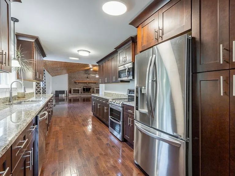 9011 Pleasant Ln — Photo 7