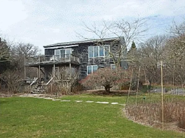 7 Yardarm Ln, Chilmark, MA 02535