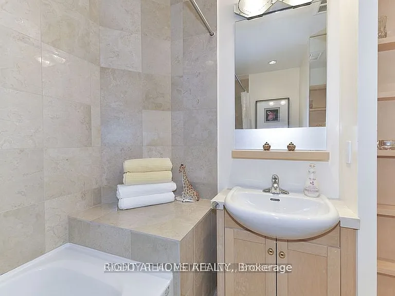 208 Queens Quay W #3511 — Photo 18